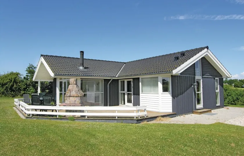 Gorgeous home in Humble with sauna - Image 1