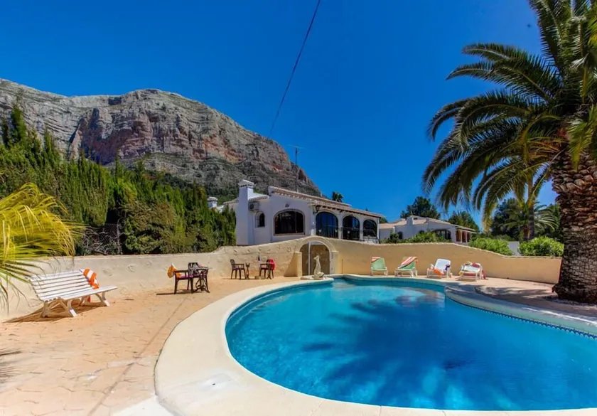 Casa Karma i Javea, sover 11 i 5 sovrum, full luftkonditionering, wifi och privat pool - Image 1