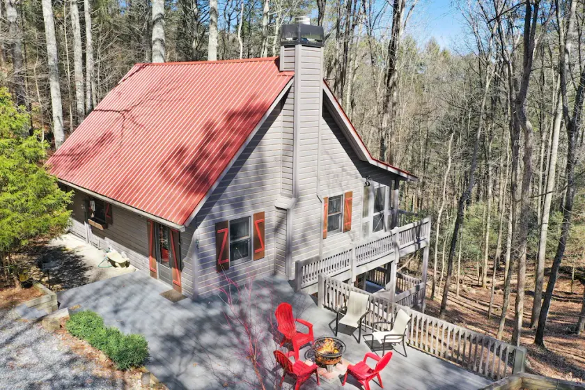 Escape to Moose Crossing – A Cozy Cabin Retreat in Blue Ridge, GA! - Image 1