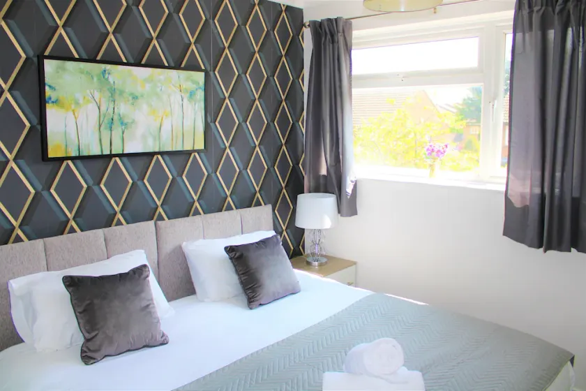 STUNNING 3 bed semi, walking distance to the city centre! - Image 1