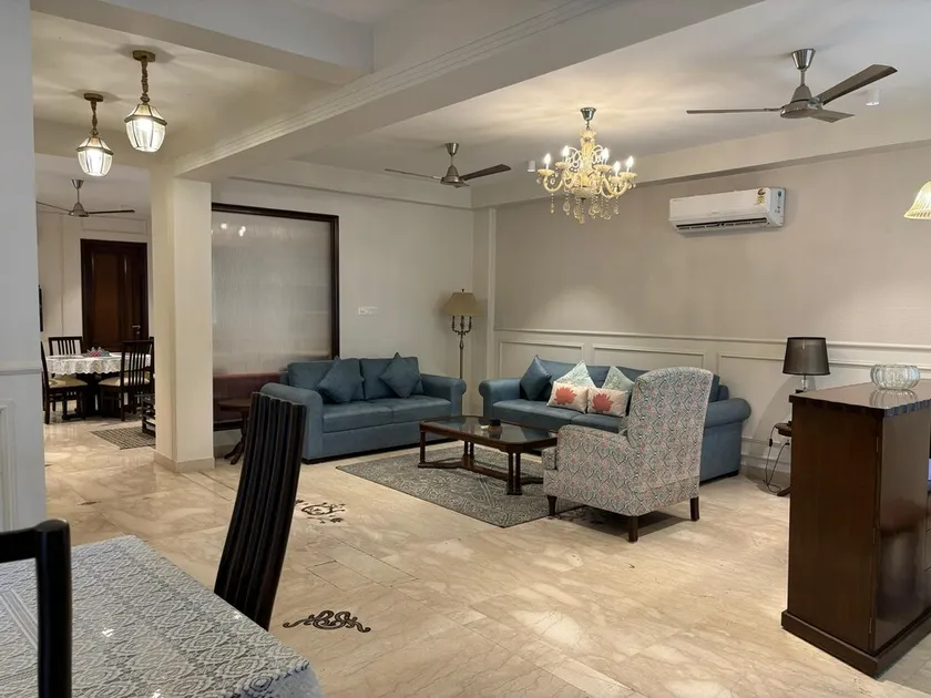 Short Stay 3BHK in Green Park with LIFT - Image 1