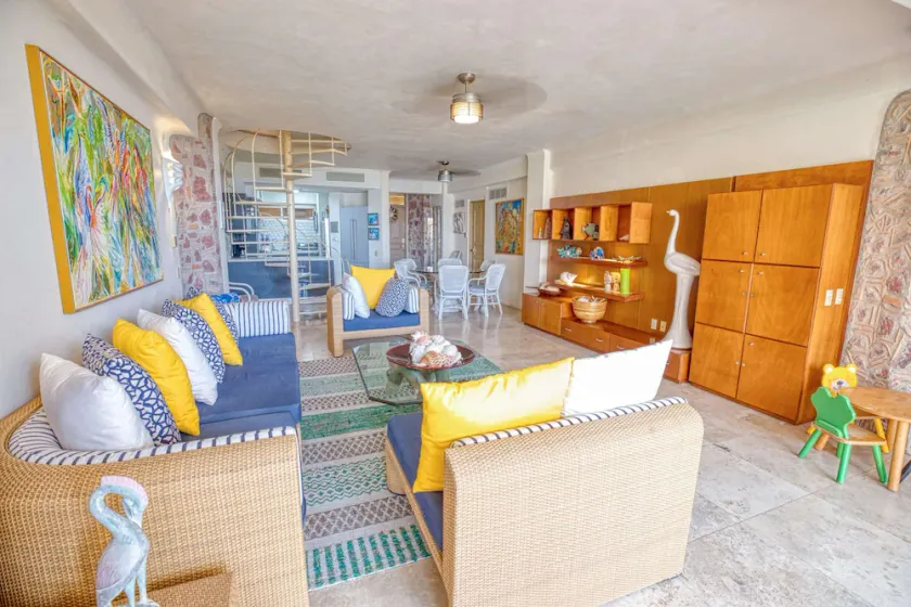 Beautiful 3BR BeachFront Condo - Image 1