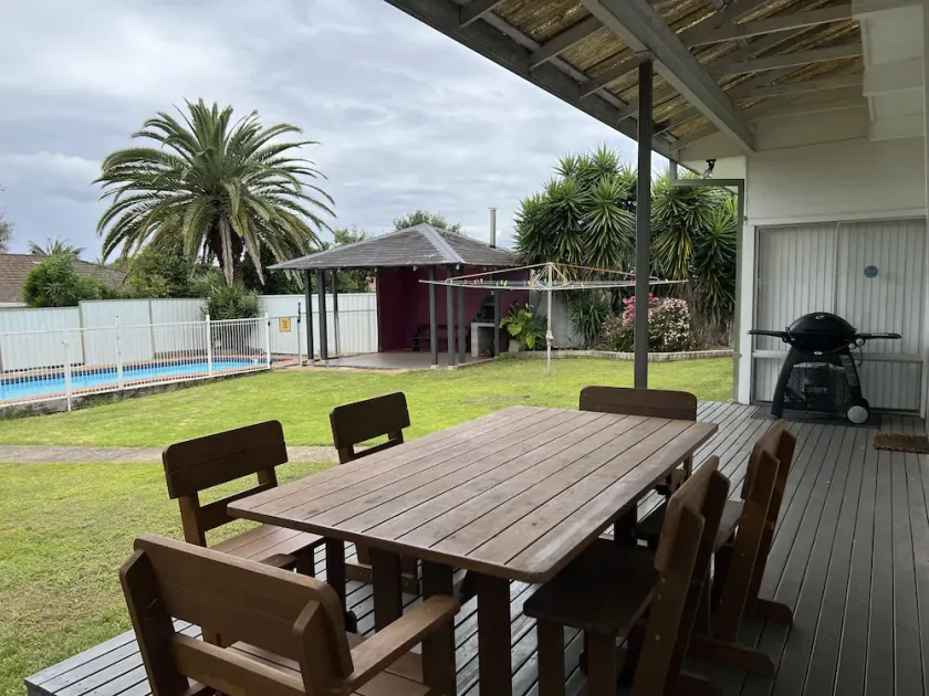 'The Savoy'. Central home with pool. Pet friendly - Image 1