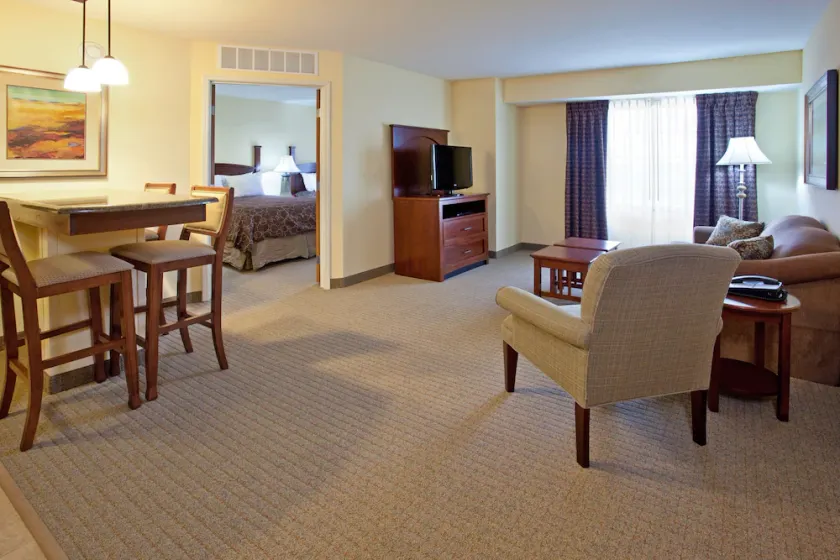 Fully-Equipped Suite |Pool + Wi-Fi - Image 1