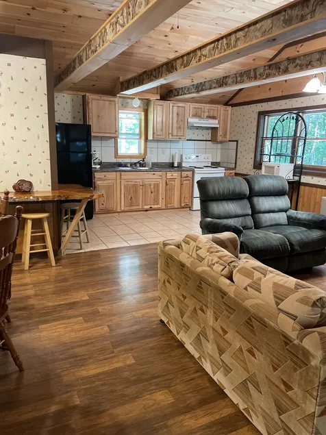 In the beautiful Sebago lake area - Image 1