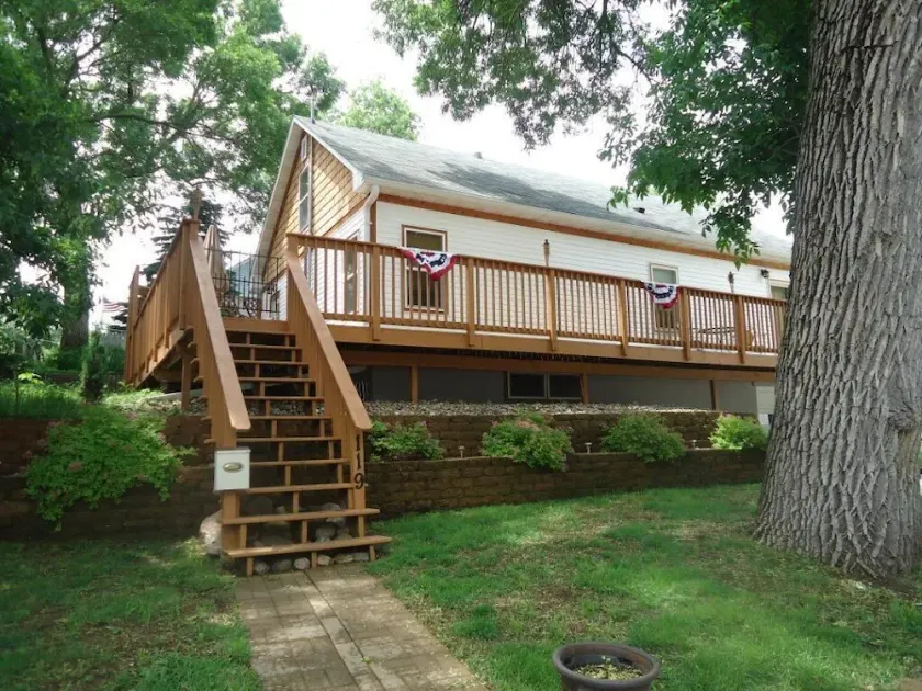 Family-friendly And Close To Surf Ballroom - Image 1