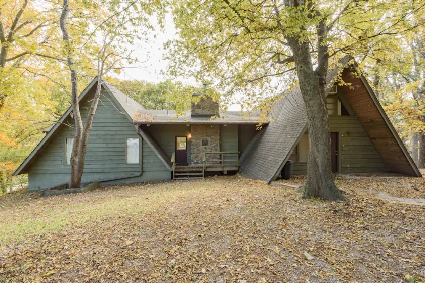 Charming, Private and Fully Furnished Lake Home on Grand Lake - Image 1