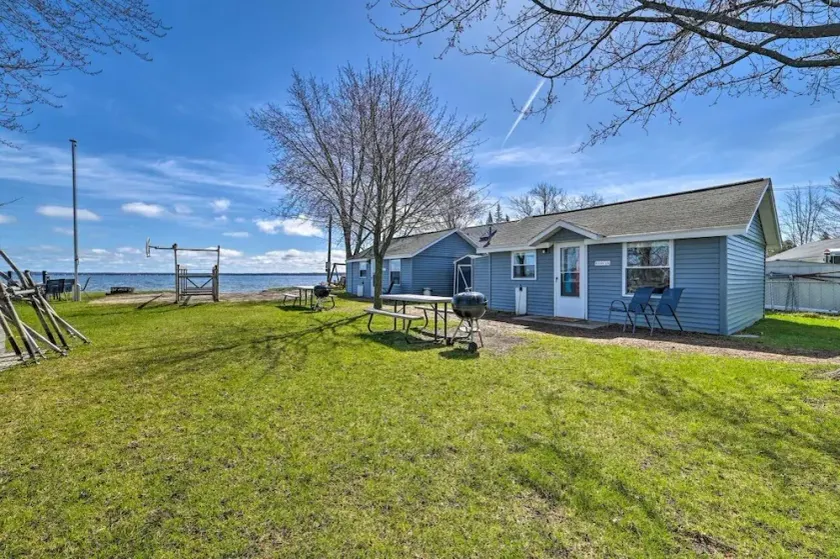 Full Cabin: 14 Steps to the Lake!  PET FRIENDLY! - Image 1