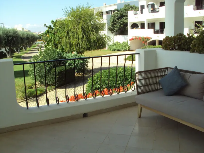 Alto Golf and Country Club, Alvor, 2 Bed Apartment - Image 1