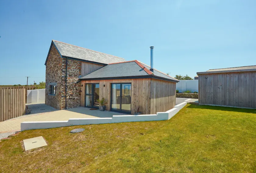 Contemporary barn conversion; only a 10 minute drive to the coast - Image 1