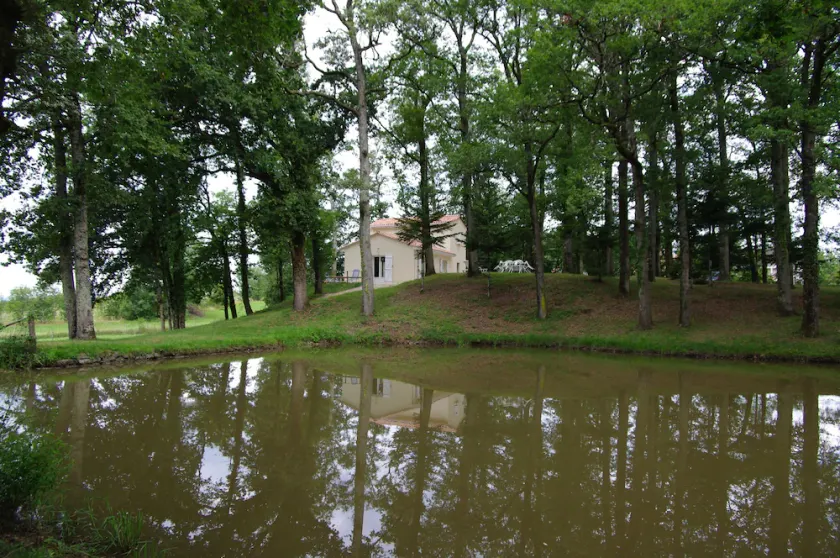 Affitto di una nuova casa *** classificata nel parco con stagno - Image 1