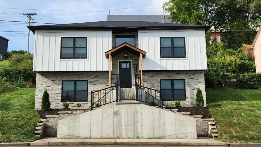 Historic Downtown Hermann Getaway-Walk to Wineries, Shops and Restaurants! - Image 1