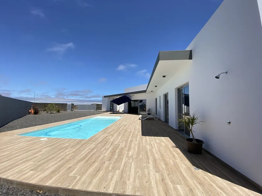 Villa at the foot of the Volcano - Image 1