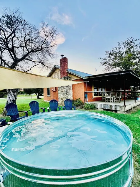 Country Retreat grenzt an Fossil Rim, 900 Morgen mit Schluchten, Teichen, Wandern, Tierwelt - Image 1