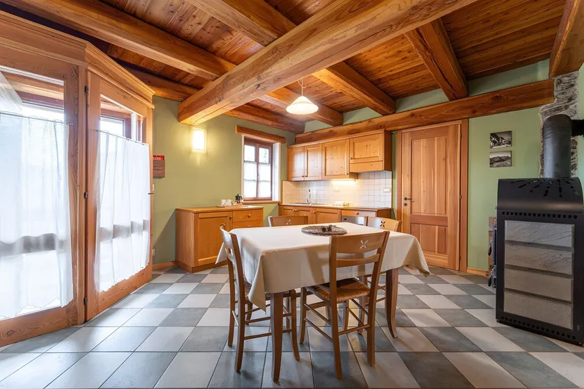 Chalet 'Civico 11' with Mountain View, Balcony and Wi-Fi - Image 1