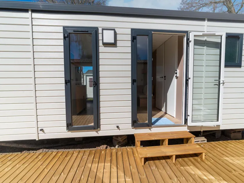 Premium caravan in Érezée with terrace - Image 1
