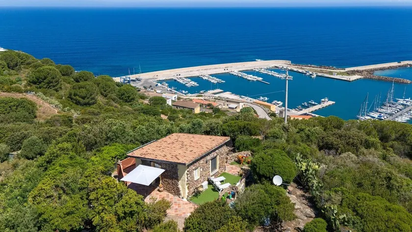 Holiday Home 'Hakéyah' with Sea View, Wi-Fi and Air Conditioning - Image 1
