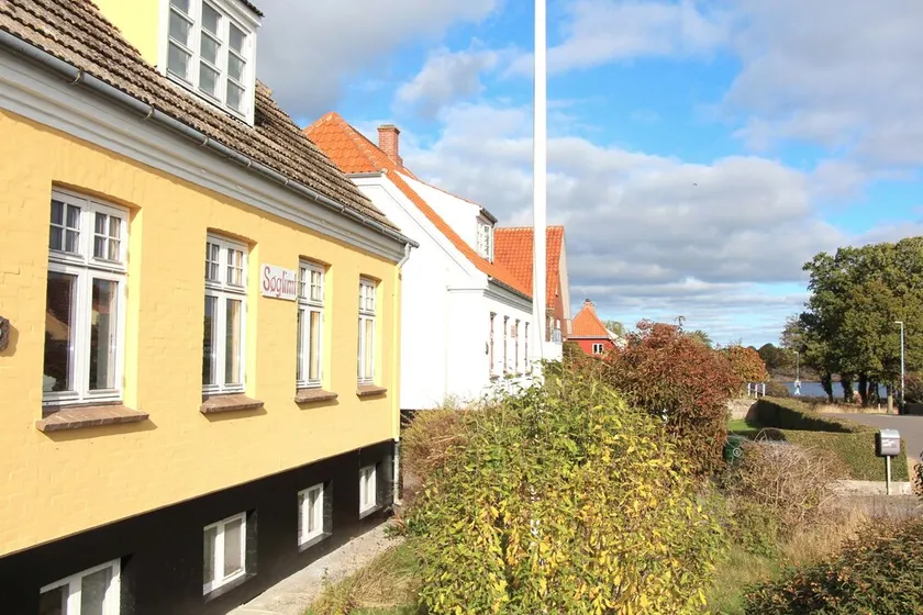 Summer house in Årsdale with a beautiful sea view - Image 1
