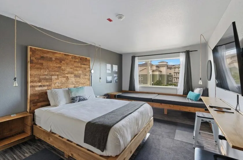 Steps from World Kite Museum! Two Modern Units, Swimming Pool, Free Parking! - Image 1