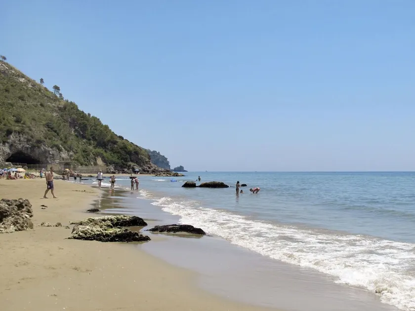 Beautiful apartment for 3 guests with A/C, WIFI, pool, TV, terrace and pets allowed - Image 1