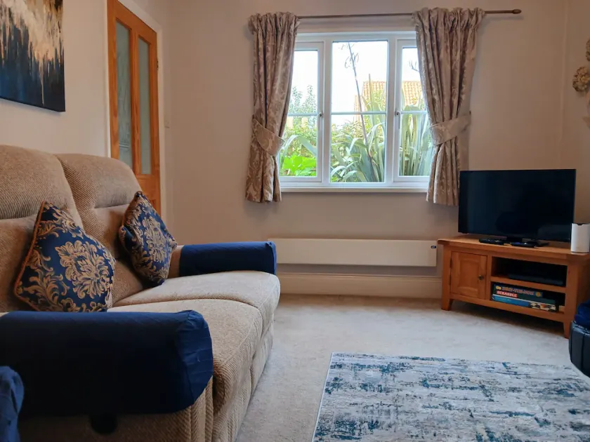 An attractive, pet friendly cottage, with enclosed south facing garden. - Image 1