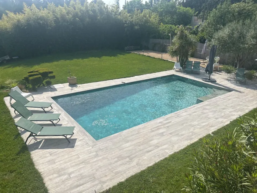 REZ DE CHAUSSEE DE VILLA AVEC PISCINE PARK GRATUIT ET TERRAIN DE PÉTANQUE - Image 1