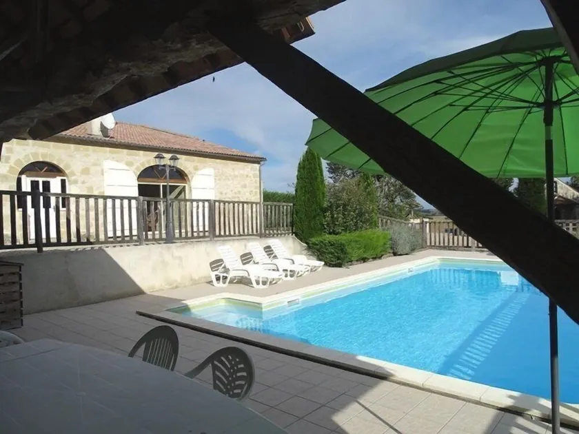 Gîte avec piscine - Lac de pêche - 8 personnes - Image 1