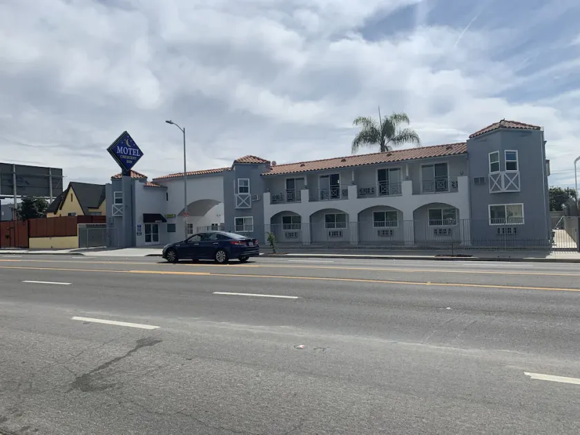 Crescent Inn - Image 1