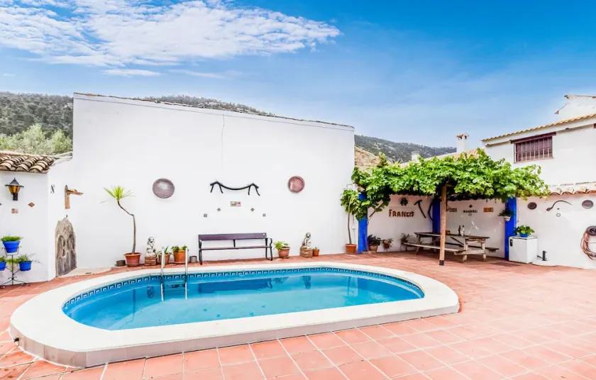 Stunning Home In Rute - Image 1