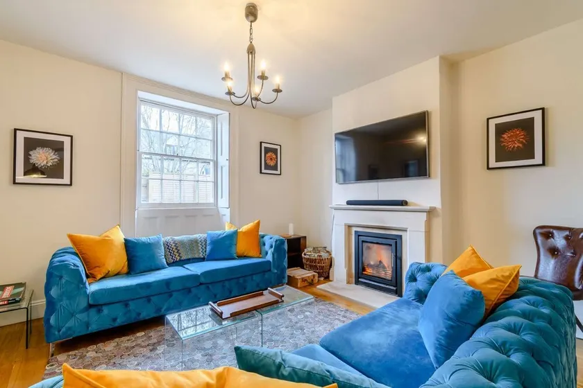 Large friendly holiday cottage near to Kingham, Daylesford and Stow on the Wold - Milton House - Image 1
