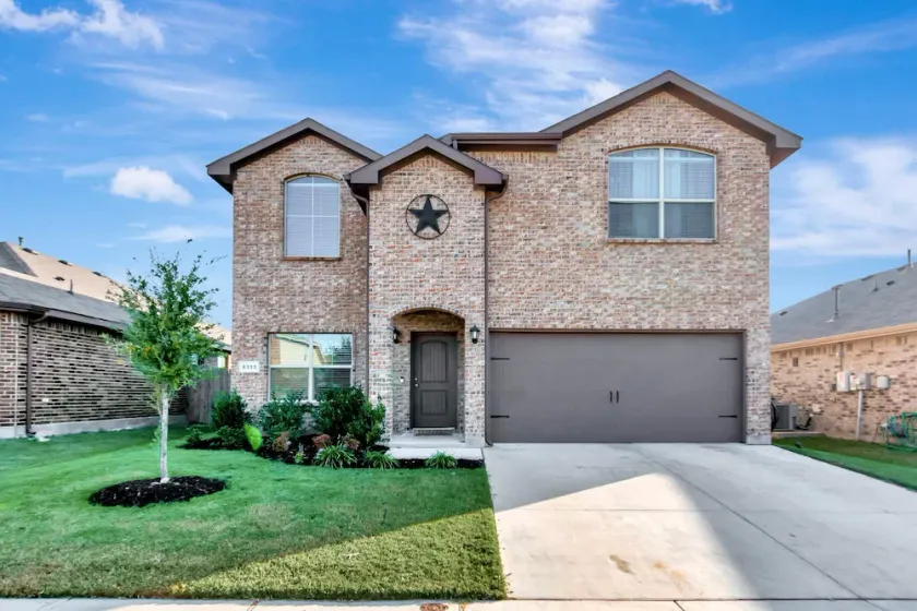 A Spacious And Fully Stocked House - Image 1