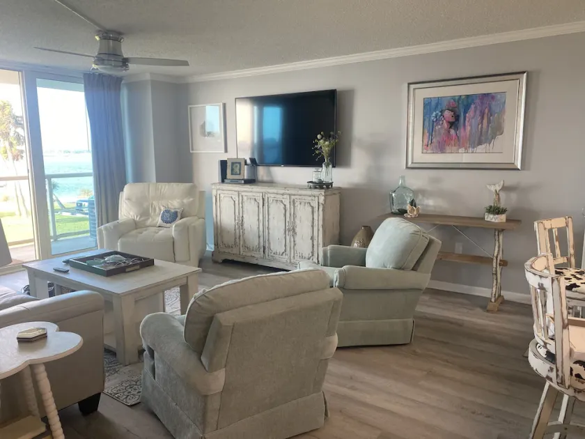 Completely renovated 1 bedroom on first floor Sabine Yacht and Racquet Club - Image 1