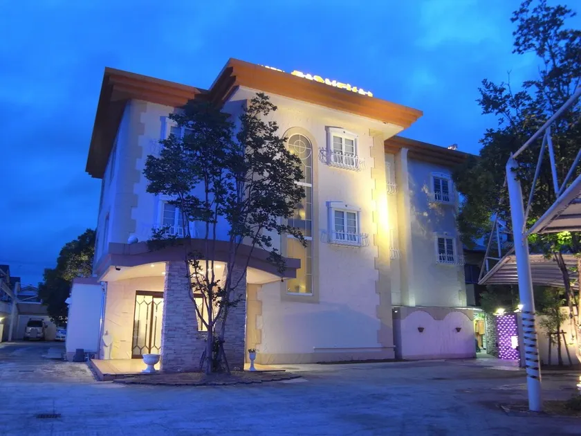 HOTEL CARNEVAL - Adults Only - Image 1