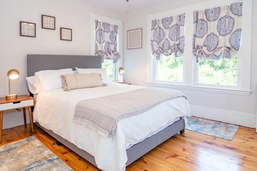Beautiful Victorian with Modern Flare close to Town, Train & Beach - Image 1