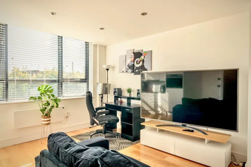 Comfort Stay Apartment in the heart of Haywards Heath - Image 1