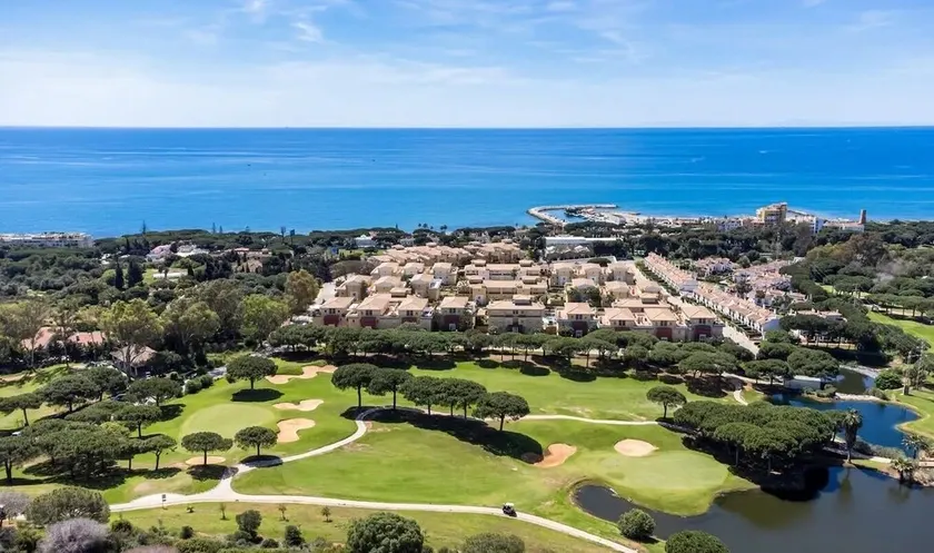 Geräumige Wohnung für einen perfekten Urlaub in Cabopino, Marbella, Costa del Sol - Image 1