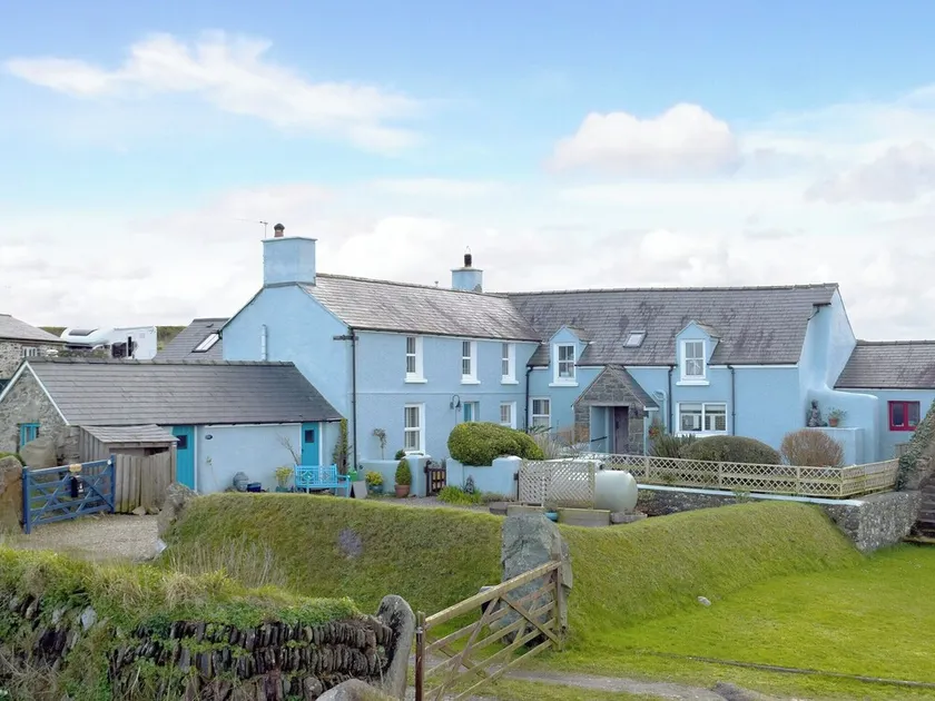 Picked for its character, charm and gorgeous sea views from every window. - Image 1
