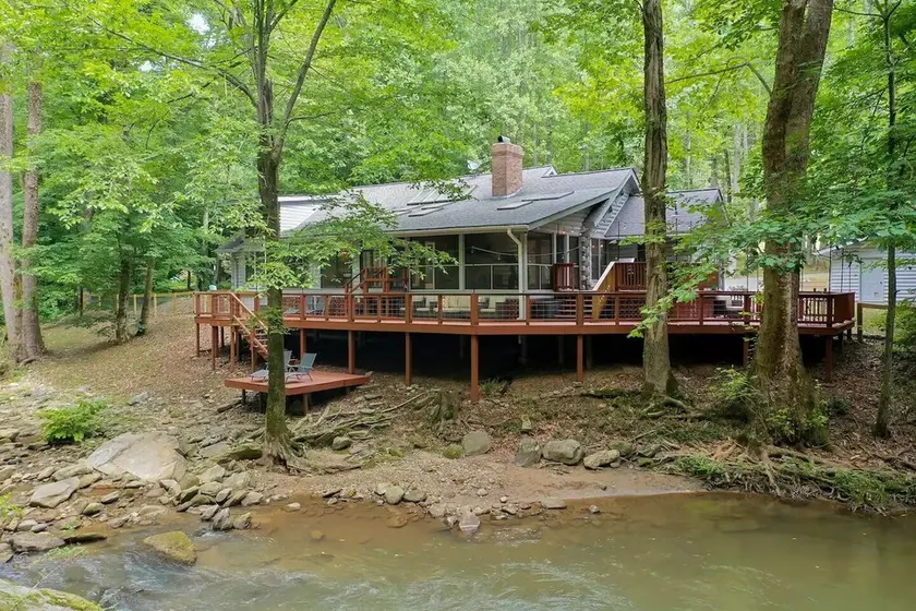 Stunning Farmhouse • Log Cabin • RIVER! - Image 1