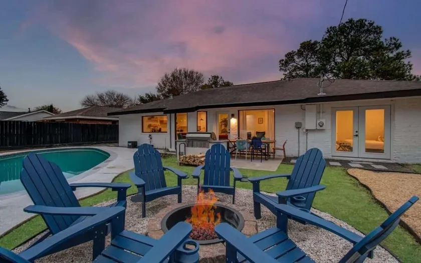 Spring Branch Paradise 4-BD Backyard Pool Oasis - Image 1