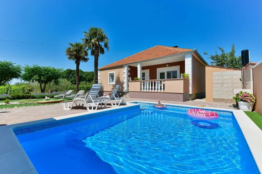 Holiday House MERI, 5+2, Benkovac - Image 1