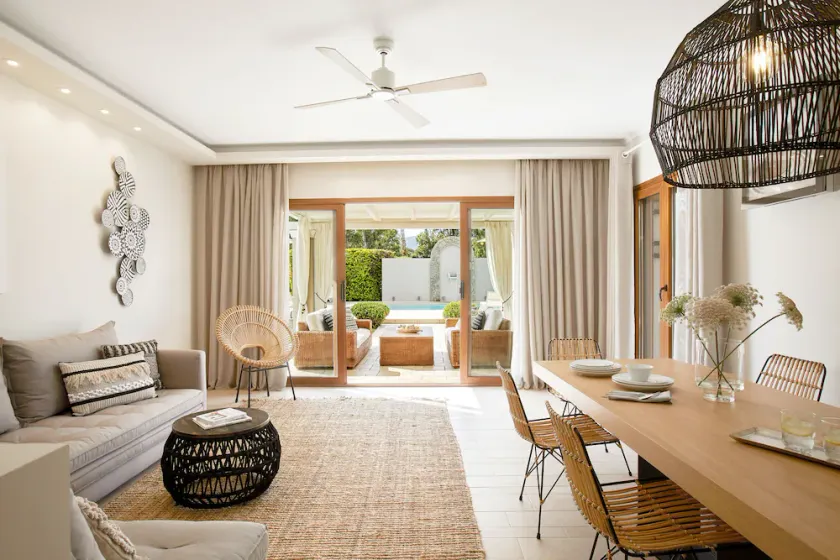 Villa Anna close to the sea with 4 bedrooms, private pool & outdoor jacuzzi. - Image 1