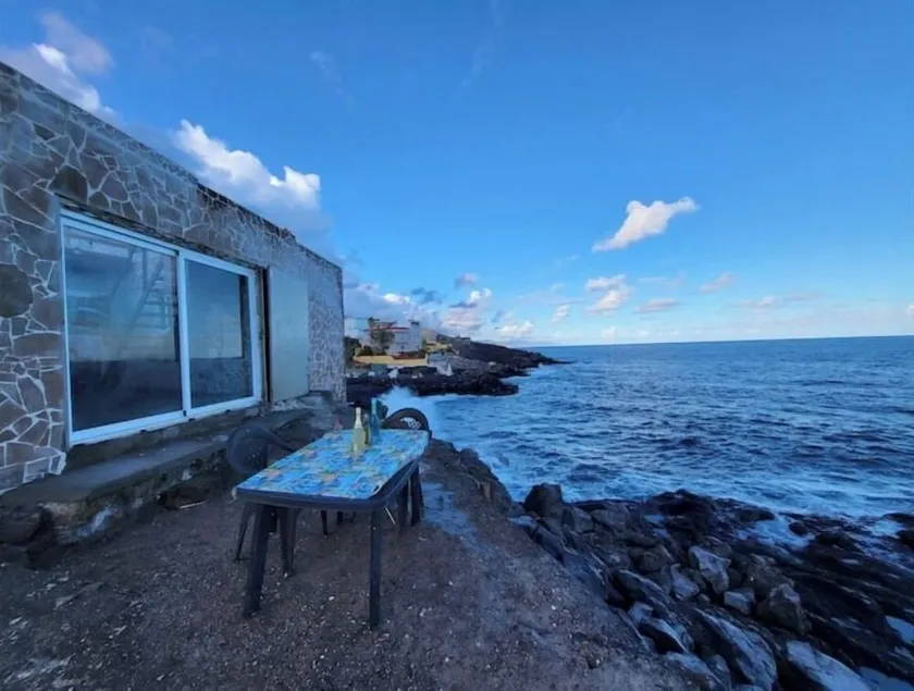 Casa encima del mar. Impresionante. - Image 1