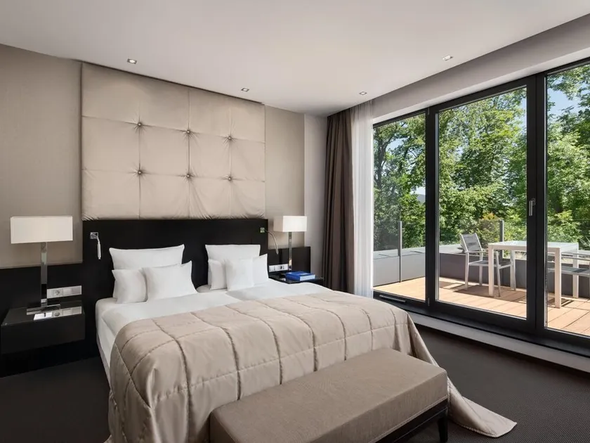 Deluxe Zimmer mit Balkon - Nicht Erstattbar - Relais & Châteaux Hotel Burg Schwarzenstein - Image 1