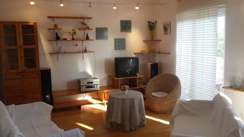 moderno apartamento para 6 personas rodeado de vegetación mediterránea - Image 1