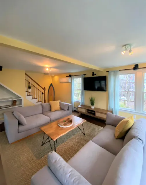 Casa Calypso-10 minutes to Newport and Narragansett. Walk to beach! - Image 1