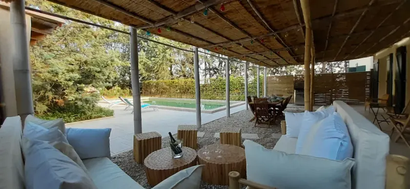 170m² farmhouse with swimming pool for ideal vacations 30km from Avignon (Gard-30) - Image 1