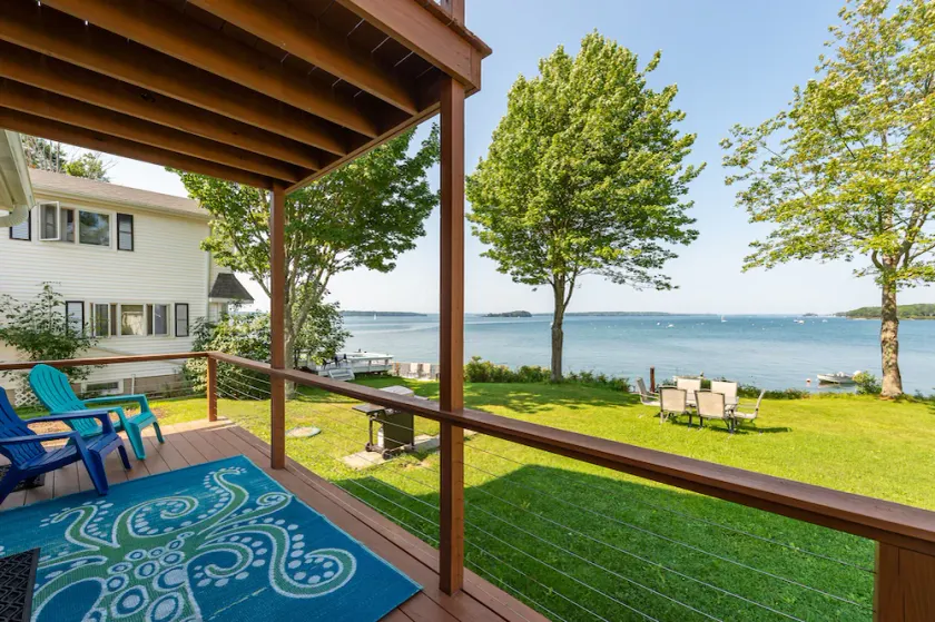 Beautiful ocean views and sunsets at this family-friendly, beachfront home - Image 1