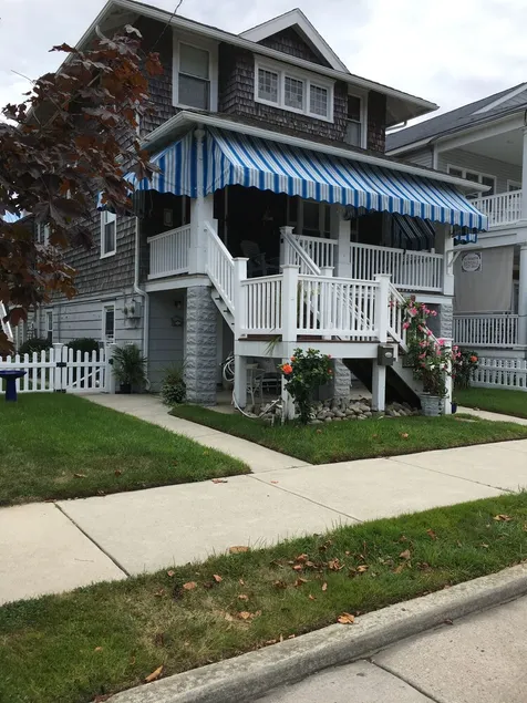 OCNJ Gold Coast beach home, Pet friendly, 9 houses from the beach and boards! - Image 1
