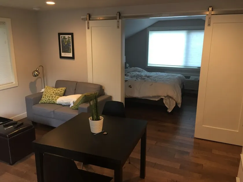 Modern Loft on Mountain Avenue in Old Town - Image 1