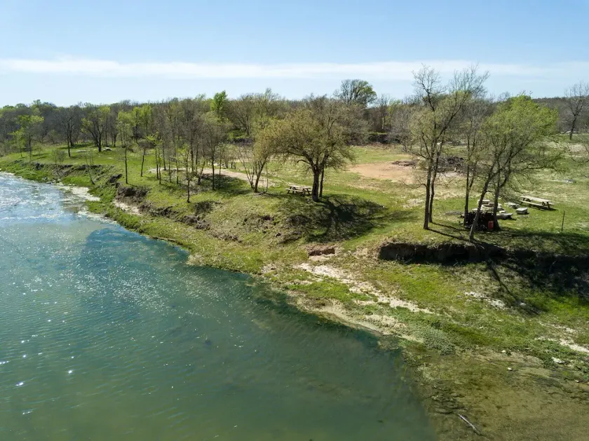 2/2 Cottage on San Gabriel River 3 miles to Square - Image 1